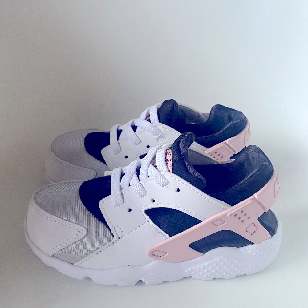 Toddler 9c Nike Huarache Run - Brand New (no box)